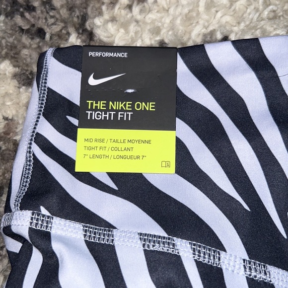 Nike shorts sz XS nwt - Picture 2 of 4